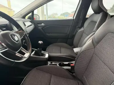 Renault Captur 2020 - 17500 EUR, 30000 km - AUTO.MOTO.pt - 30000km - foto 26 de 48