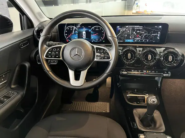 Mercedes-Benz A 160 2020 - 21600 EUR, 88834 km - AUTO.MOTO.pt - 88834km - foto 9 de 25
