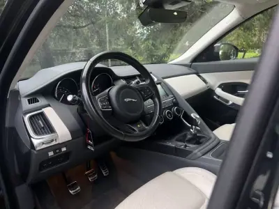 Jaguar E-Pace 2018 - 29750 EUR, 77000 km - AUTO.MOTO.pt - 77000km - foto 45 de 53