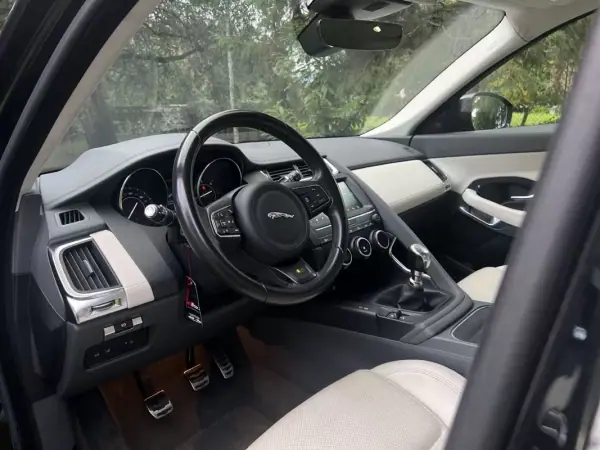 Jaguar E-Pace 2018 - 29750 EUR, 77000 km - AUTO.MOTO.pt - 77000km - foto 45 de 53