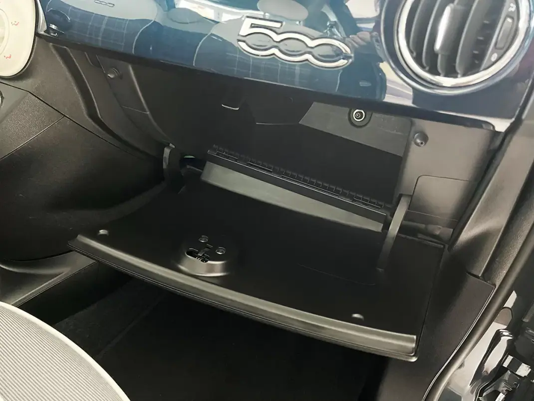 Fiat 500 2019 - 12800 EUR, 66185 km - AUTO.MOTO.pt - 66185km - foto 17 de 20