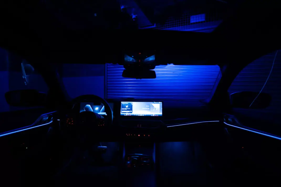 BMW i4 2023 - 43000 EUR, 33000 km - AUTO.MOTO.pt - 33000km - foto 18 de 25