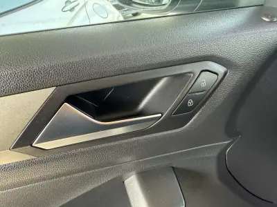 Volkswagen T-Roc 2020 - 19850 EUR, 142560 km - AUTO.MOTO.pt - 142560km - foto 17 de 20