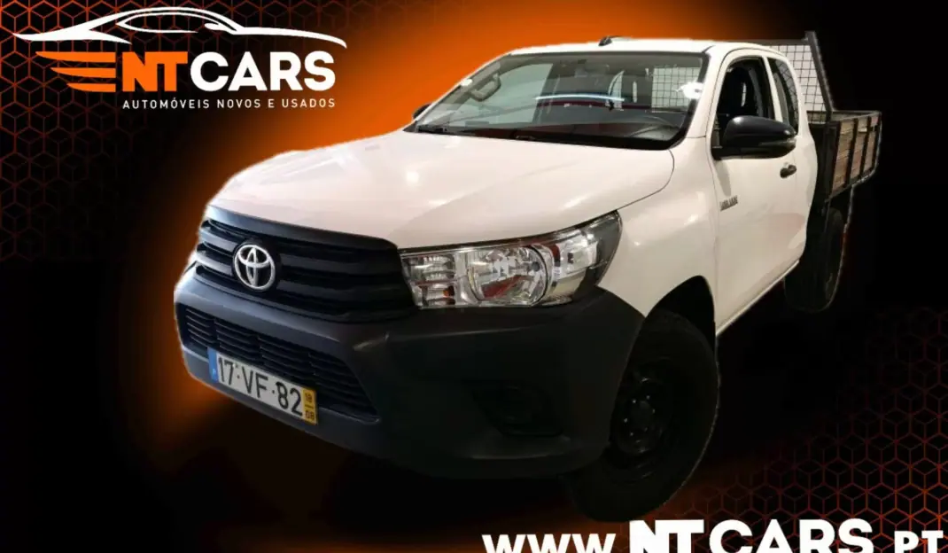 Toyota HILUX 2.4 D-4D 4WD CE 3 L CH 2018 - 22900 EUR, 177750 km - AUTO.MOTO.pt - 177750km - foto 1 de 5