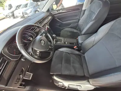 Volkswagen Arteon 2019 - 24750 EUR, 92519 km - AUTO.MOTO.pt - 92519km - foto 34 de 42