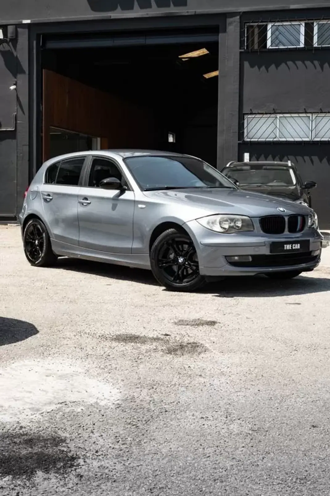BMW 118 2007 - 7950 EUR, 371000 km - 371000km - foto 2 de 16