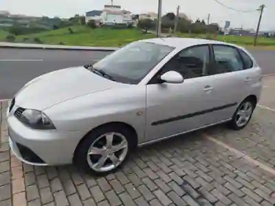 SEAT Ibiza 2006 - 3950 EUR, 243000 km - AUTO.MOTO.pt - 243000km - foto 2 de 4