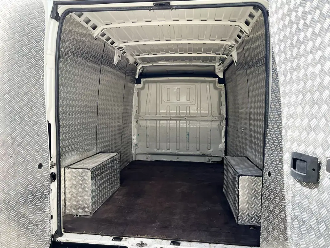 Peugeot 2020 - 16800 EUR, 177696 km - AUTO.MOTO.pt - 177696km - foto 20 de 21