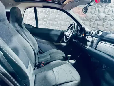 Smart Fortwo Cabrio 2013 - 7990 EUR, 134920 km - AUTO.MOTO.pt - 134920km - foto 12 de 24