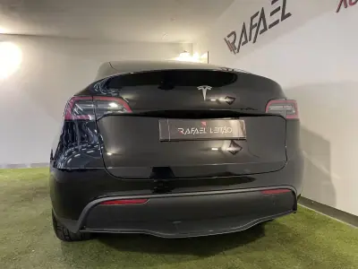 Tesla Model Y 2024 - 38500 EUR, 68000 km - AUTO.MOTO.pt - 68000km - foto 9 de 43