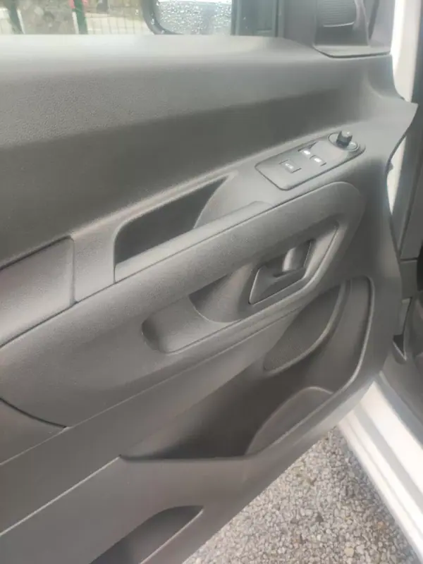 Opel Combo 2020 - 12978 EUR, 149789 km - AUTO.MOTO.pt - 149789km - foto 4 de 17
