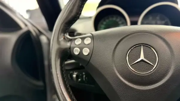 Mercedes-Benz SLK 200 2006 - 16490 EUR, 133014 km - AUTO.MOTO.pt - 133014km - foto 15 de 25