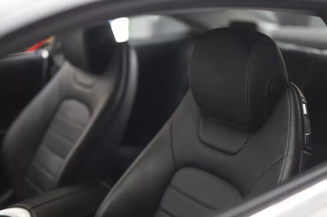 Mercedes-Benz C 220 2017 - 26850 EUR, 184333 km - AUTO.MOTO.pt - 184333km - foto 9 de 17