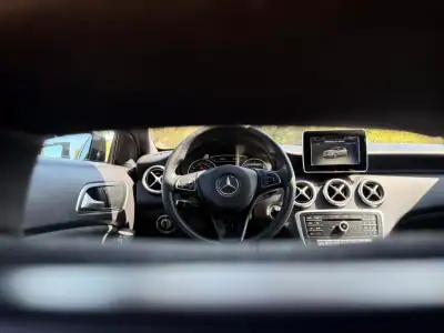 Mercedes-Benz A 180 2017 - 16500 EUR, 182000 km - AUTO.MOTO.pt - 182000km - foto 17 de 41