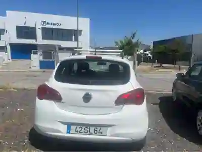 Opel Corsa E Van 2017 - 4650 EUR, 225590 km - AUTO.MOTO.pt - 225590km - foto 6 de 15