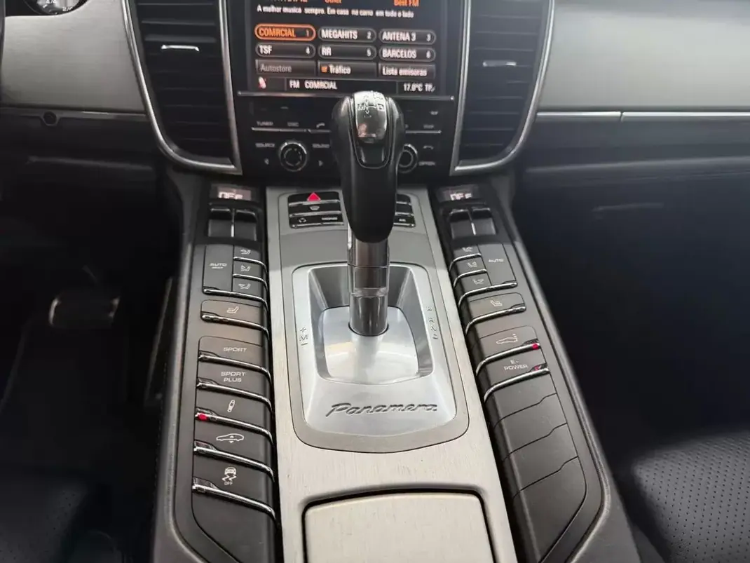 Porsche Panamera 2012 - 34990 EUR, 187000 km - AUTO.MOTO.pt - 187000km - foto 20 de 22