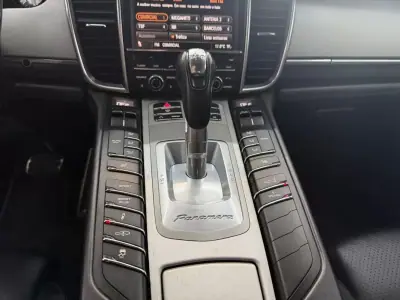 Porsche Panamera 2012 - 34990 EUR, 187000 km - AUTO.MOTO.pt - 187000km - foto 20 de 22