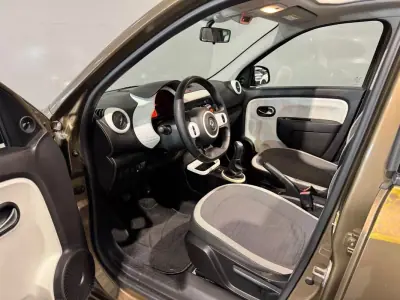 Renault Twingo 2015 - 7900 EUR, 124650 km - AUTO.MOTO.pt - 124650km - foto 27 de 42