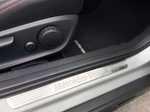 Mercedes-Benz GLA 180 2016 - 19990 EUR, 111718 km - AUTO.MOTO.pt - 111718km - foto 20 de 22