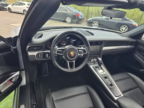 Porsche 911 2018 - 119950 EUR, 78000 km - AUTO.MOTO.pt - 78000km - foto 9 de 11