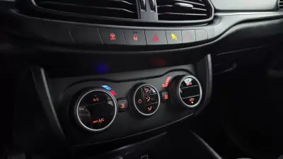 Fiat Tipo Station Wagon 2019 - 12900 EUR, 137000 km - AUTO.MOTO.pt - 137000km - foto 36 de 43