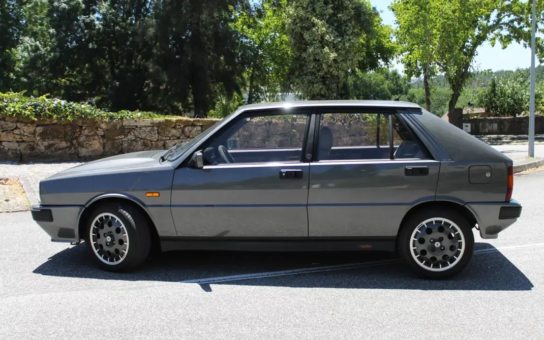 Lancia Delta 1988 - 15500 EUR, 194000 km - 194000km - foto 10 de 35