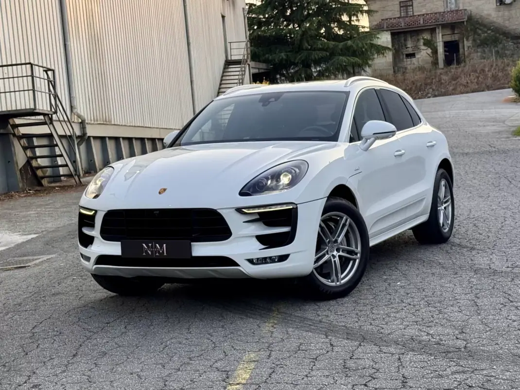 Porsche Macan 2016 - 45990 EUR, 132000 km - AUTO.MOTO.pt - 132000km - foto 1 de 34