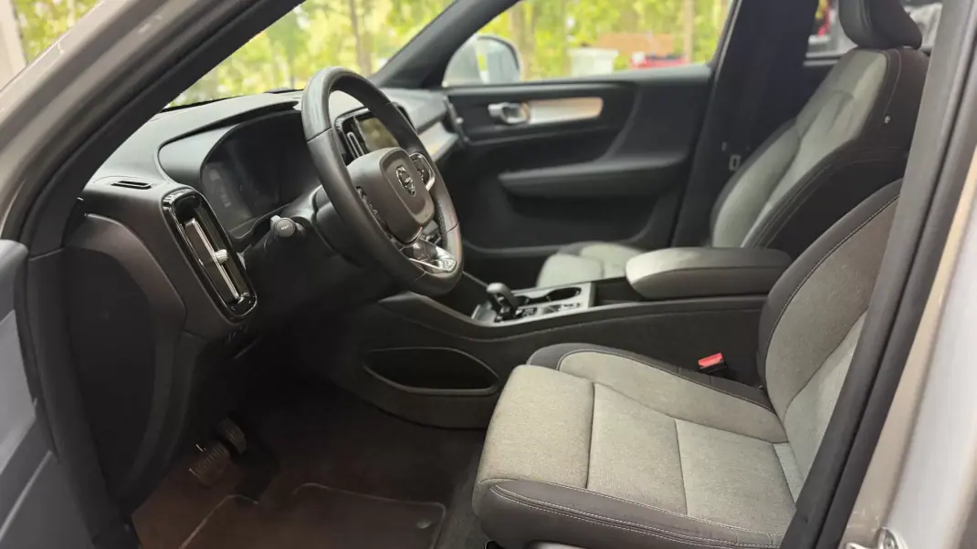 Volvo XC 40 2023 - 31500 EUR, 82000 km - AUTO.MOTO.pt - 82000km - foto 14 de 24