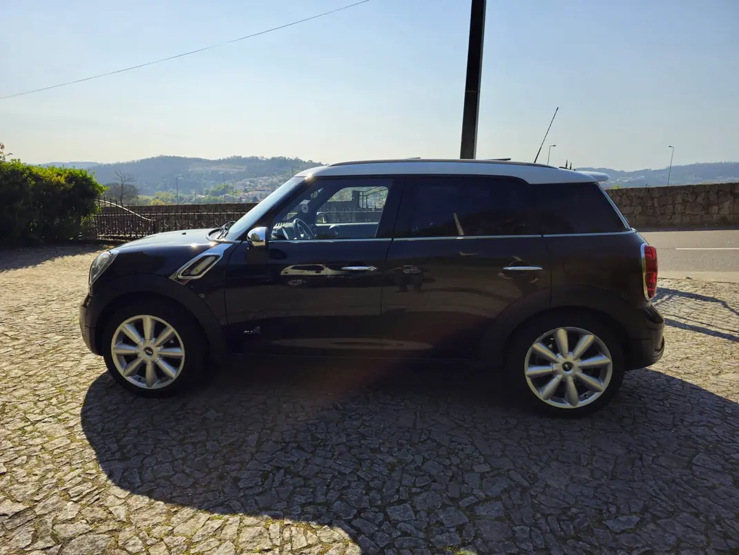 MINI Countryman 2011 - 13500 EUR, 211000 km - AUTO.MOTO.pt - 211000km - foto 5 de 14