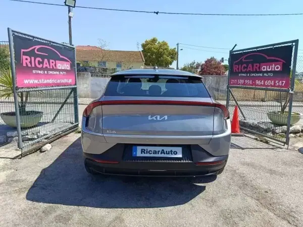 Kia EV6 2023 - 31000 EUR, 57366 km - AUTO.MOTO.pt - 57366km - foto 4 de 39