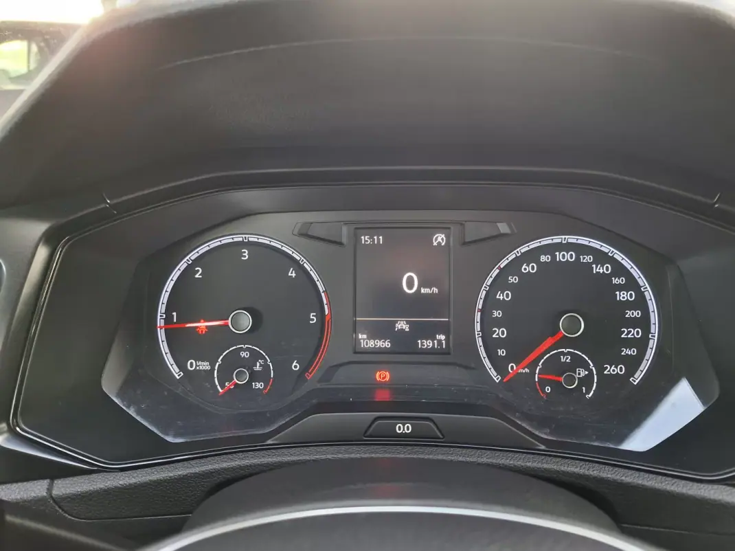 Volkswagen T-Roc 2020 - 19850 EUR, 109200 km - AUTO.MOTO.pt - 109200km - foto 19 de 25