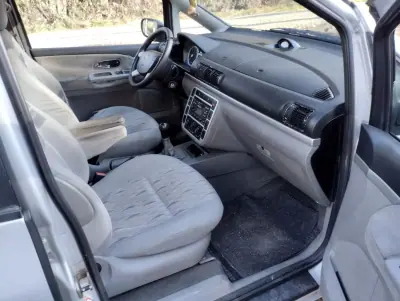 Ford Galaxy 2001 - 3250 EUR, 360000 km - AUTO.MOTO.pt - 360000km - foto 11 de 17