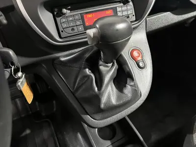 Renault 2021 - 11600 EUR, 110358 km - AUTO.MOTO.pt - 110358km - foto 14 de 20