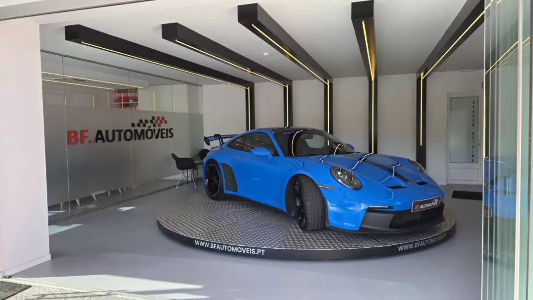 Porsche 992 2023 - 245000 EUR, 18096 km - AUTO.MOTO.pt - 18096km - foto 5 de 56