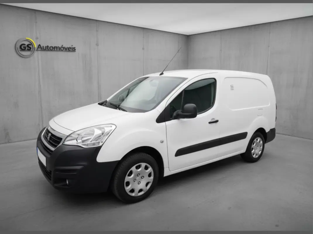 Peugeot 2016 - 9990 EUR, 180000 km - AUTO.MOTO.pt - 180000km - foto 1 de 8