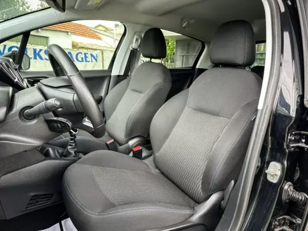 Peugeot 208 2018 - 11690 EUR, 118000 km - AUTO.MOTO.pt - 118000km - foto 7 de 12