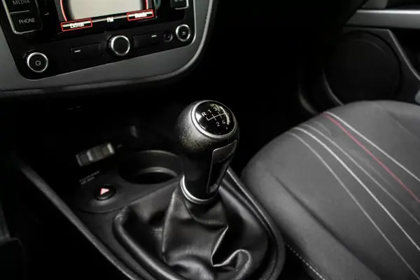 SEAT Leon 2013 - 9900 EUR, 197939 km - AUTO.MOTO.pt - 197939km - foto 20 de 39