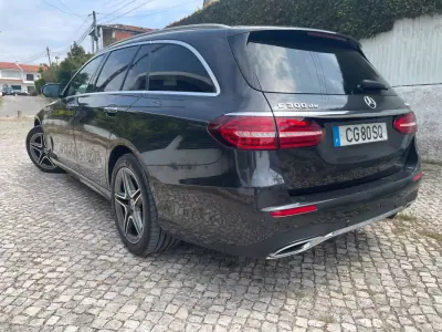 Mercedes-Benz E 300 2021 - 33990 EUR, 156000 km - AUTO.MOTO.pt - 156000km - foto 4 de 39