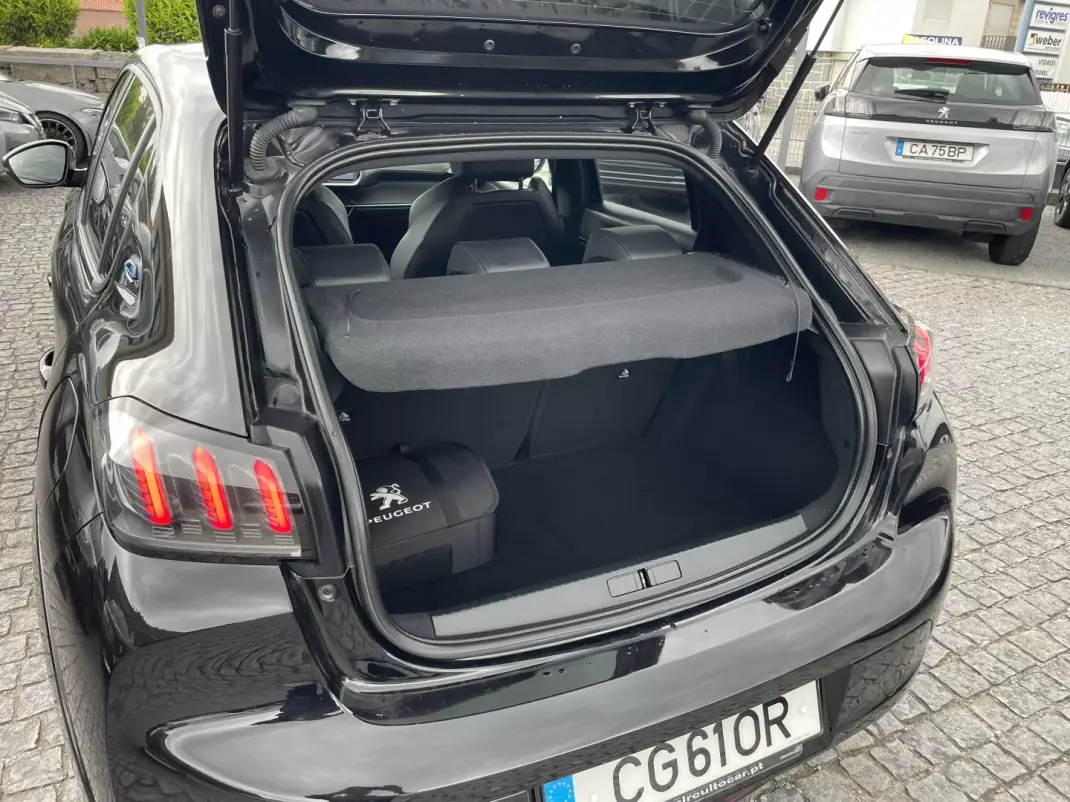 Peugeot e-208 2020 - 17995 EUR, 50681 km - AUTO.MOTO.pt - 50681km - foto 19 de 43