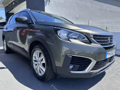 Peugeot 5008 2017 - 13900 EUR, 200000 km - AUTO.MOTO.pt - 200000km - foto 3 de 49