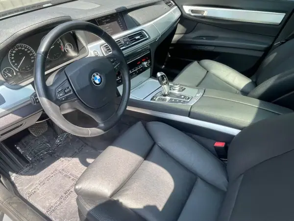 BMW 750 2010 - 33000 EUR, 73000 km - AUTO.MOTO.pt - 73000km - foto 7 de 18