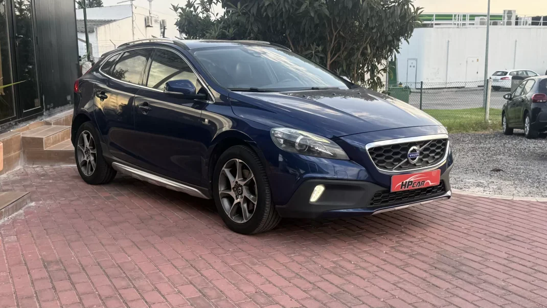 Volvo V40 Cross Country 2015 - 1 EUR, 185000 km - AUTO.MOTO.pt - 185000km - foto 10 de 26