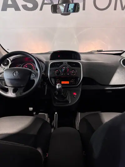Renault Kangoo 2019 - 15900 EUR, 177924 km - AUTO.MOTO.pt - 177924km - foto 21 de 35