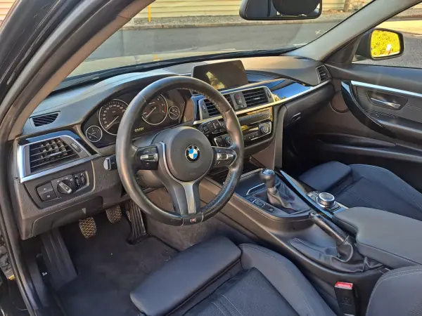 BMW 318 2018 - 17990 EUR, 125000 km - AUTO.MOTO.pt - 125000km - foto 10 de 25