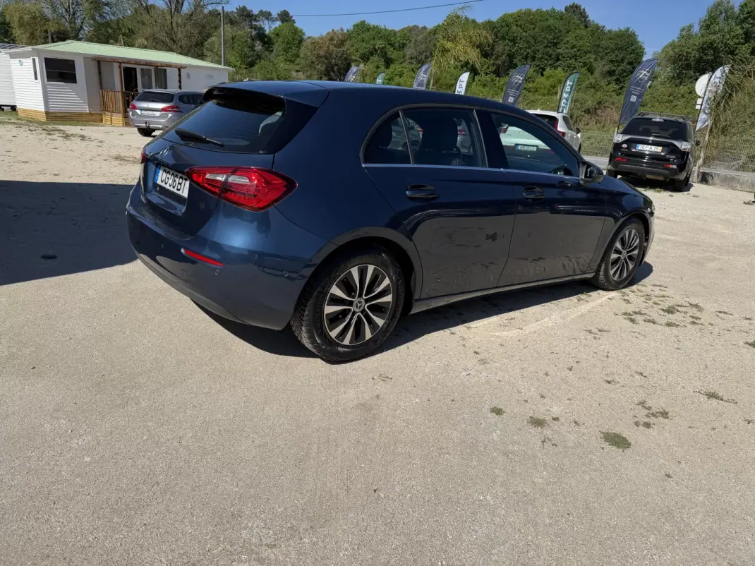Mercedes-Benz A 180 2020 - 23900 EUR, 140000 km - AUTO.MOTO.pt - 140000km - foto 2 de 13