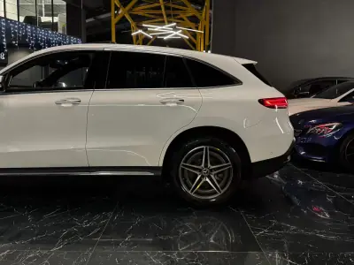 Mercedes-Benz EQC 2023 - 44990 EUR, 60200 km - AUTO.MOTO.pt - 60200km - foto 10 de 36