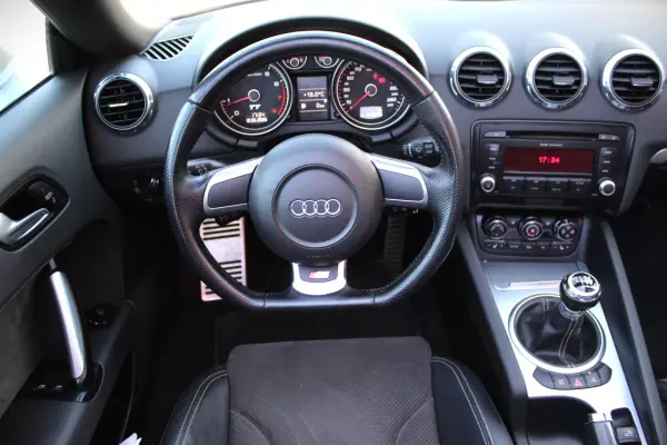 Audi TT Roadster 2009 - 12990 EUR, 216600 km - AUTO.MOTO.pt - 216600km - foto 16 de 28