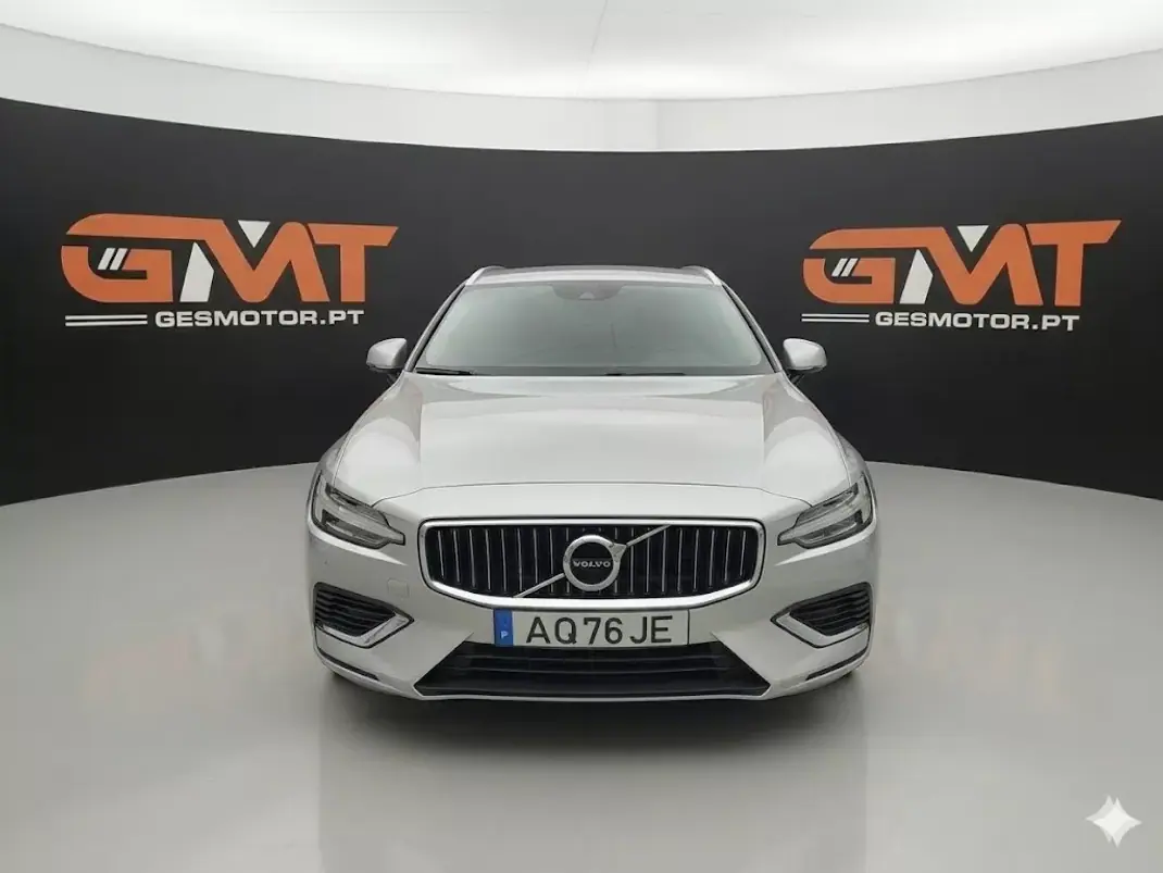 Volvo V60 2022 - 28990 EUR, 99830 km - AUTO.MOTO.pt - 99830km - foto 1 de 17