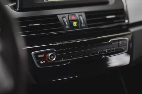 BMW 216 Active Tourer 2015 - 12750 EUR, 196513 km - AUTO.MOTO.pt - 196513km - foto 32 de 43