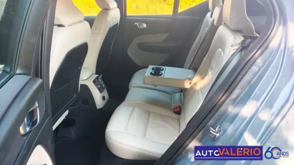 Volvo XC 40 2022 - 31950 EUR, 52139 km - AUTO.MOTO.pt - 52139km - foto 39 de 47